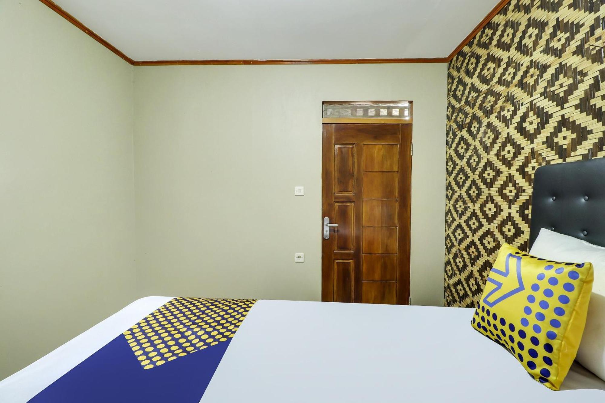 Oyo Homes 90956 Desa Wisata Guranteng Pendjalu エクステリア 写真