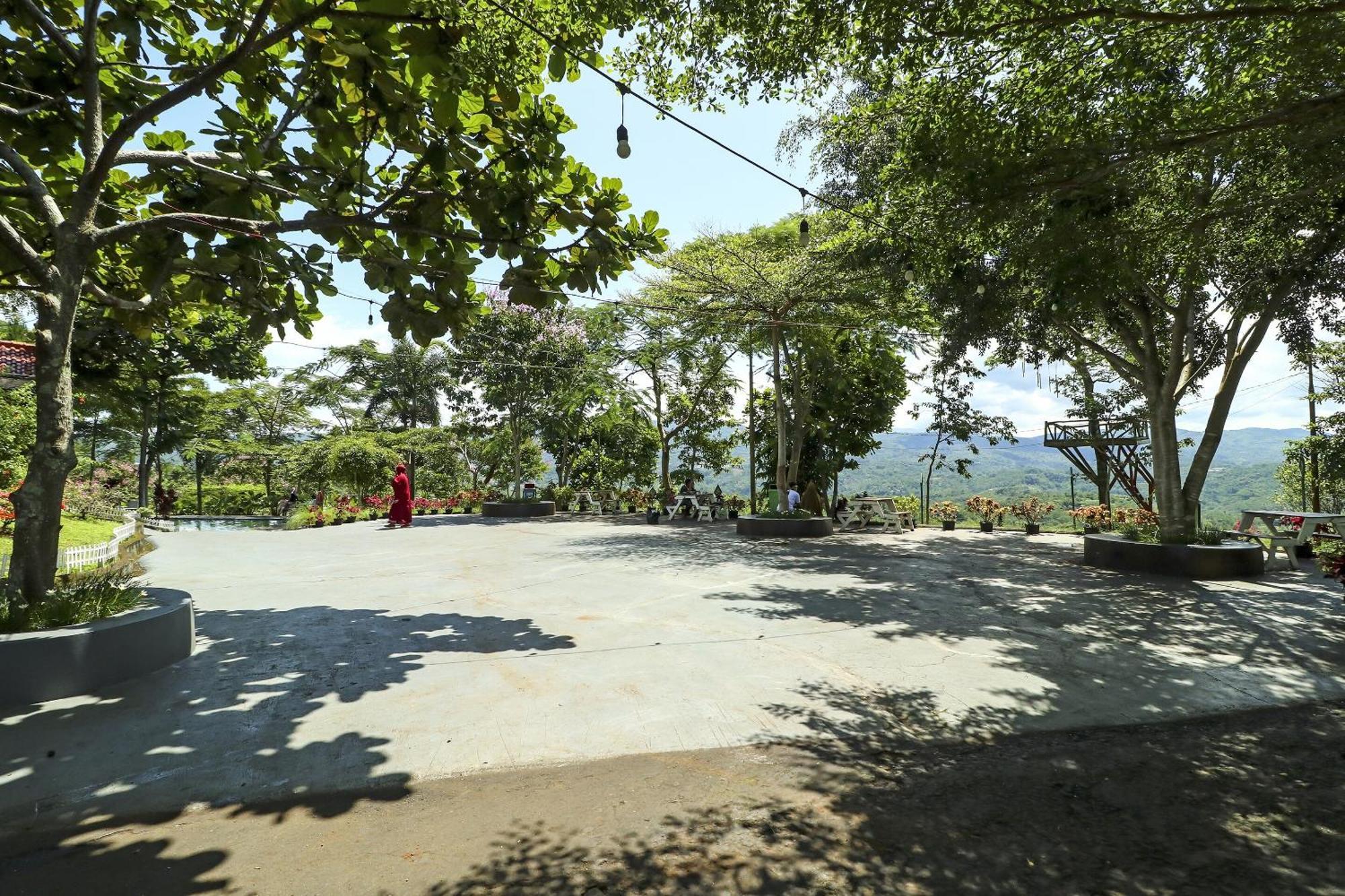 Oyo Homes 90956 Desa Wisata Guranteng Pendjalu エクステリア 写真
