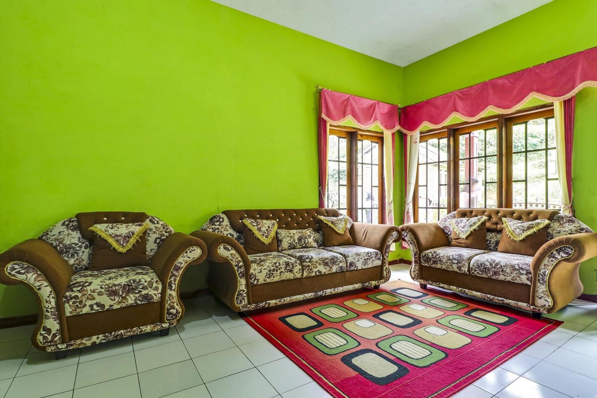 Oyo Homes 90956 Desa Wisata Guranteng Pendjalu エクステリア 写真